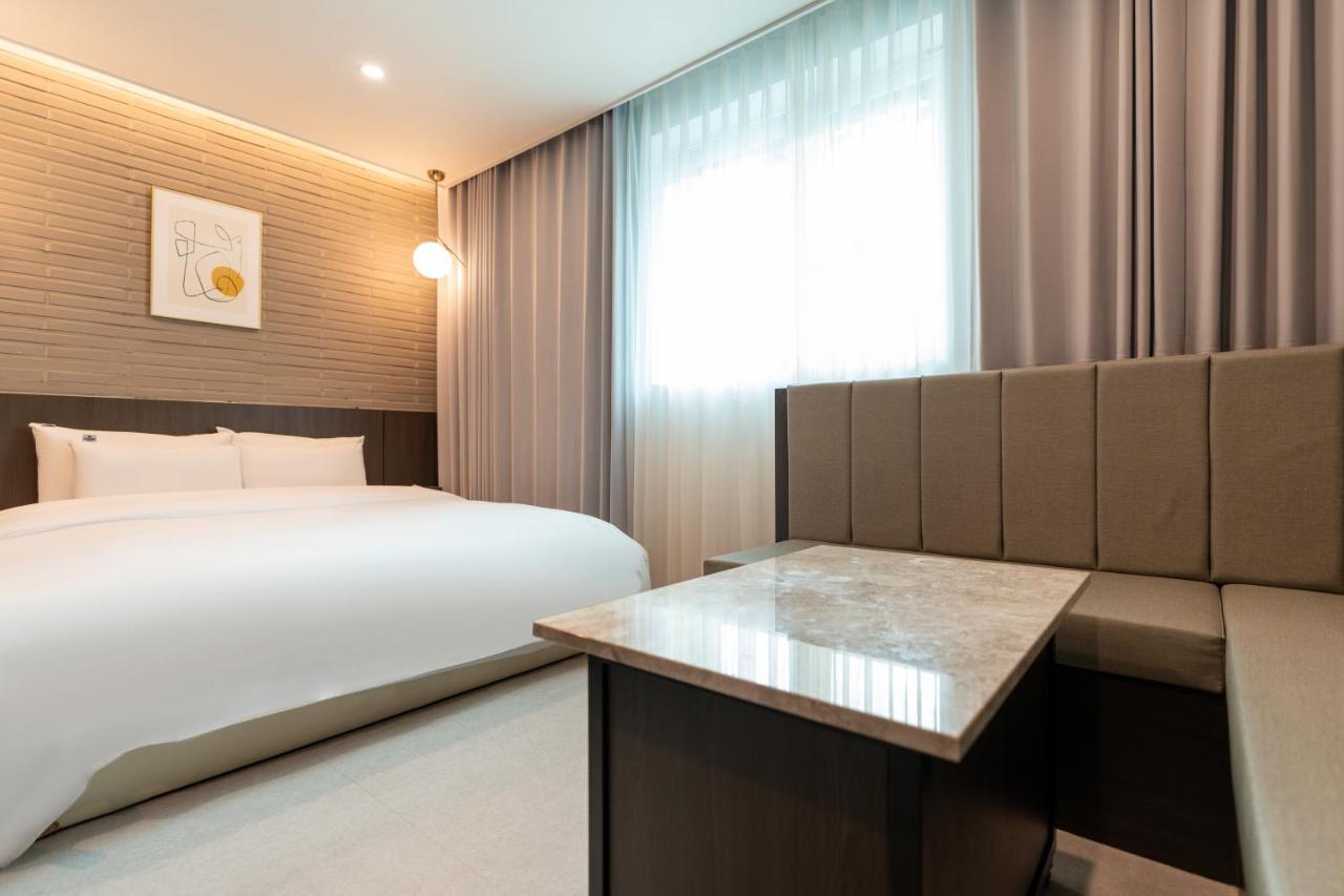 Jecheon Hound Hotel Chech'ŏn Exterior foto